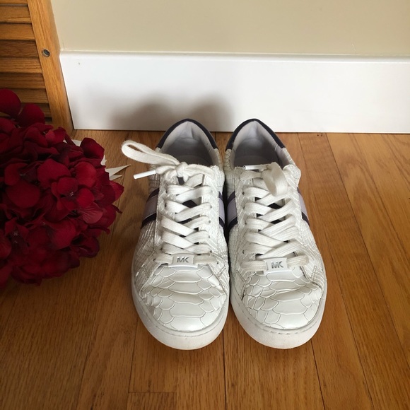 Michael Kors Irving Sneakers - Picture 3 of 8